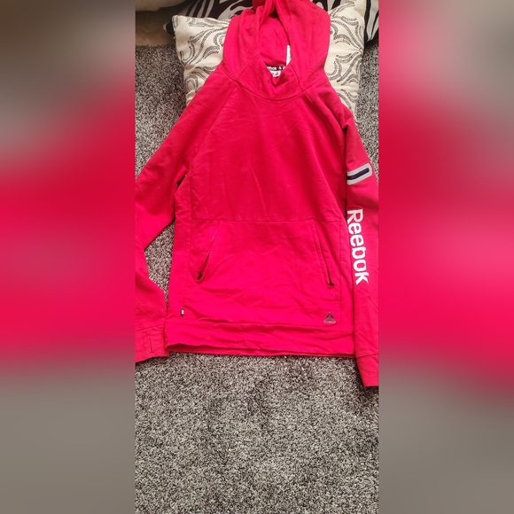 Kids Reebok Sweater - Picture 2 of 4